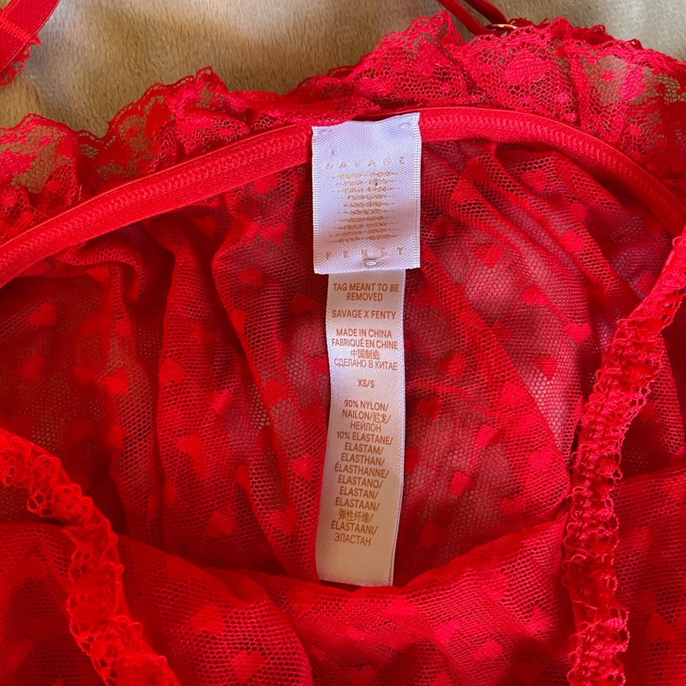 Red halter - Picture 3 of 3